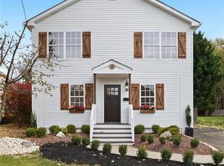6 Irving Pl, Englishtown, NJ 07726