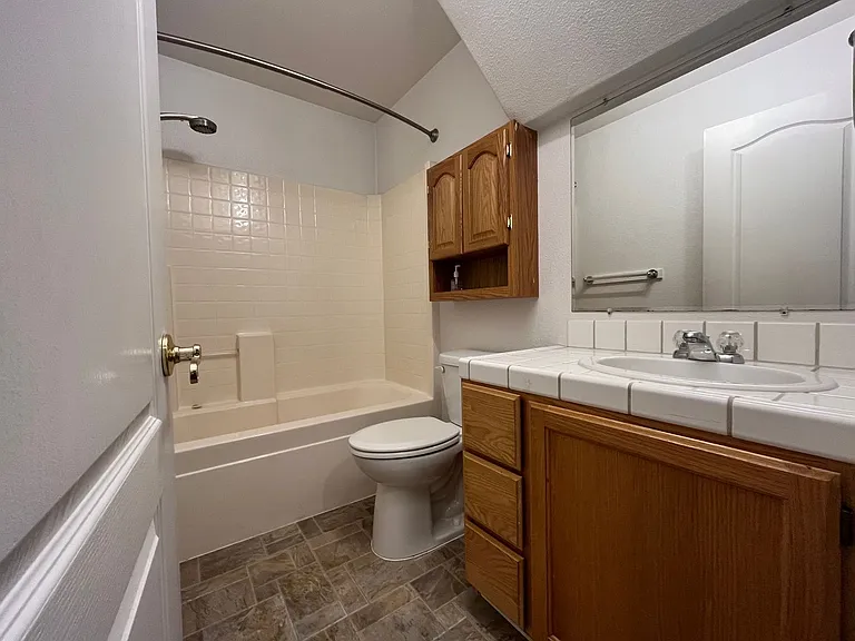 1146 Vista Dr — Photo 15