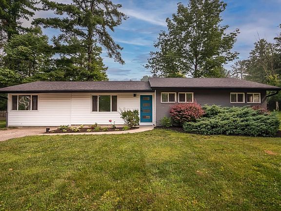 3rd image of 2101 E Covenanter Dr