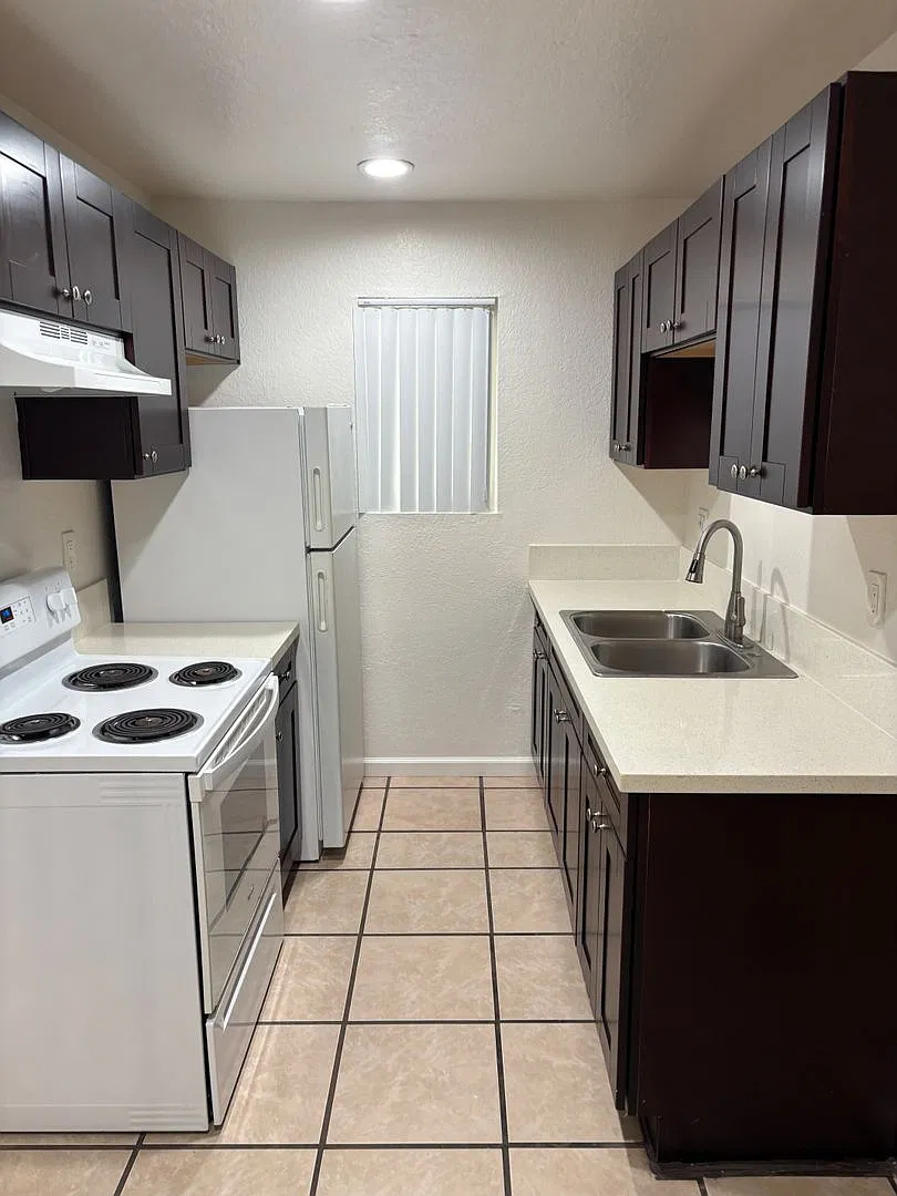 Studio Apartment — Photo 2