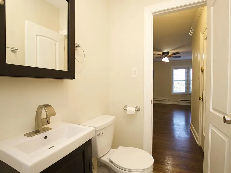 4222 N Clark St #4 — Photo 17
