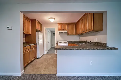 158R Western Ave #5 Photo 1