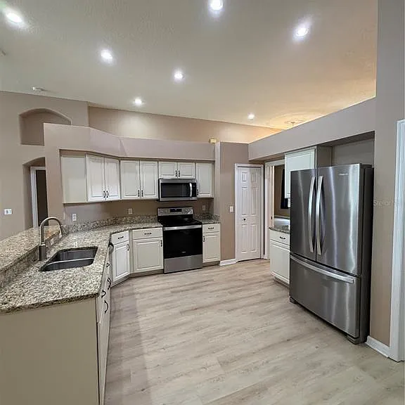 13813 Bluewater Cir — Photo 7