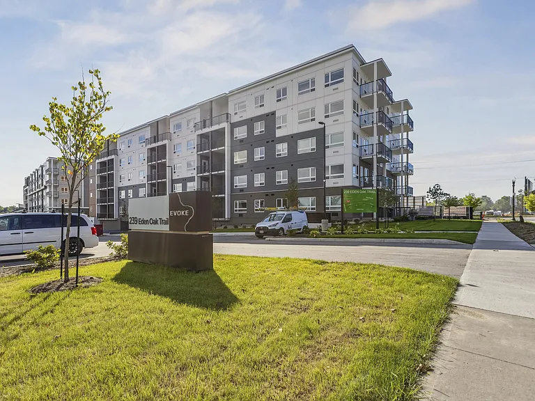 239 Eden Oak Trl — Photo 43