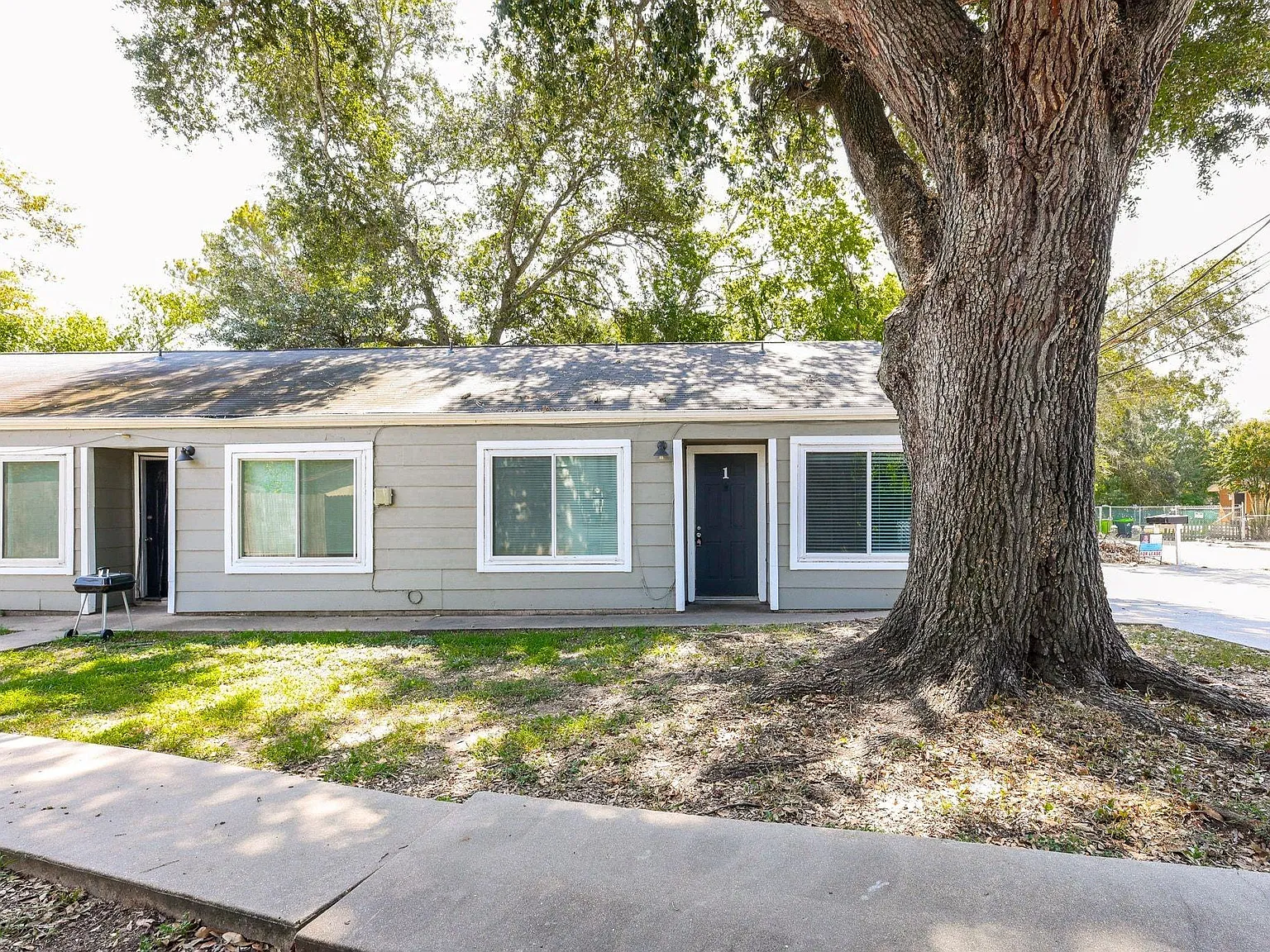 2 bed, 1.0 bath, 683 sqft, $1,250 — Photo 2