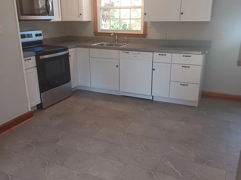 4706 Middle Rd — Photo 6