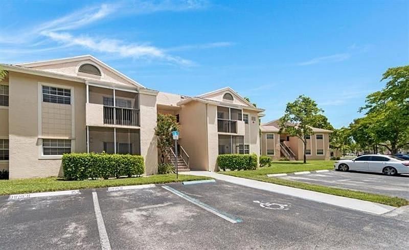 1st image of 751 Cypress Ln #7C