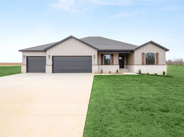 1215 John Renfroe Rd, Pea Ridge, AR 72751
