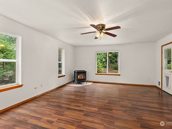 5th image of 730 E Ballantrae Drive
