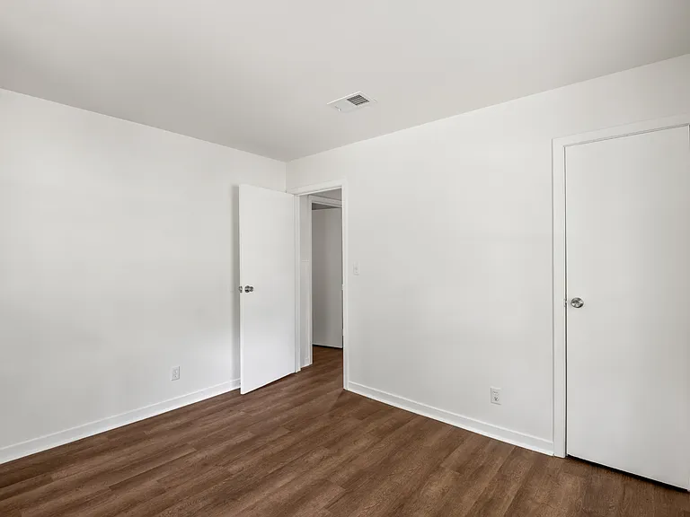 27 Bethune Ct — Photo 14
