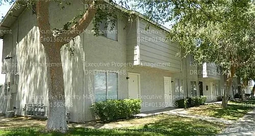 2909 S Chester Ave #7 Photo 1