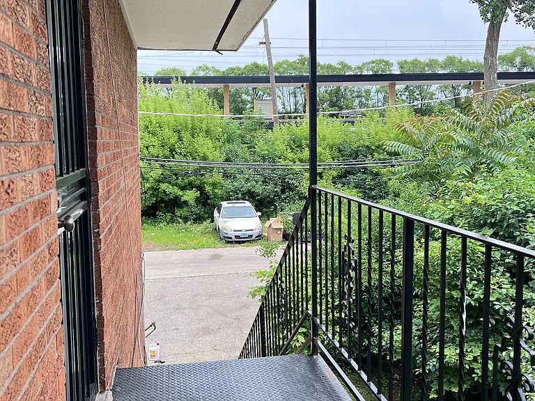 8627 S Ingleside Ave #2G — Photo 11