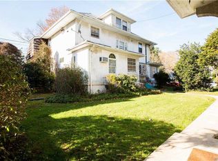 18 Red Spring Ln, Glen Cove, NY 11542