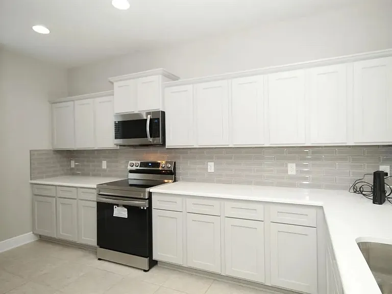 2136 Mulberry Dr — Photo 9