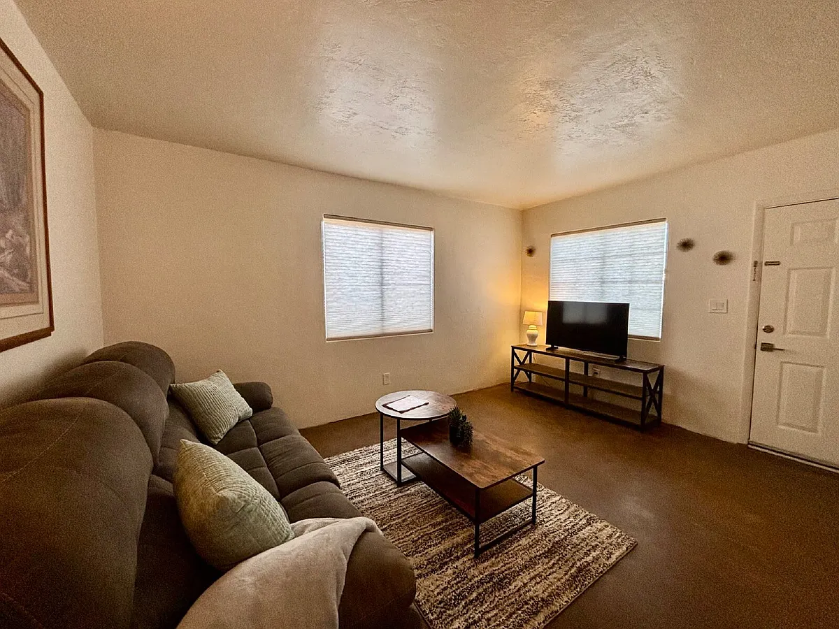 Building Photo - 4135 E Bellevue St #1
