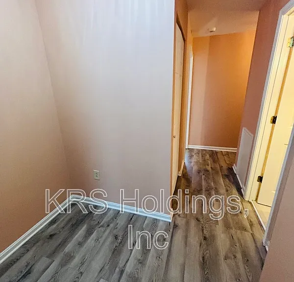 1235 Thomas Jefferson Pl — Photo 22