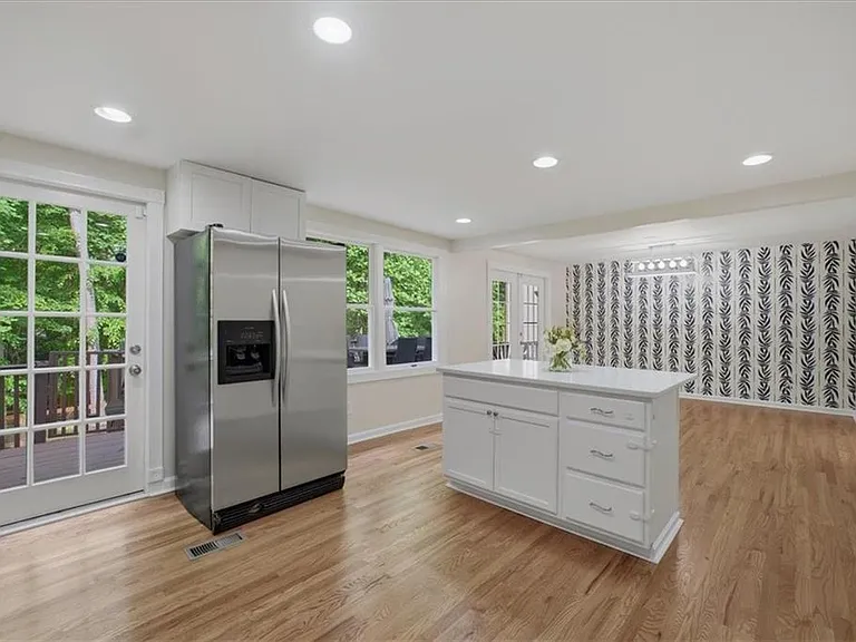 9470 Hillside Dr — Photo 10