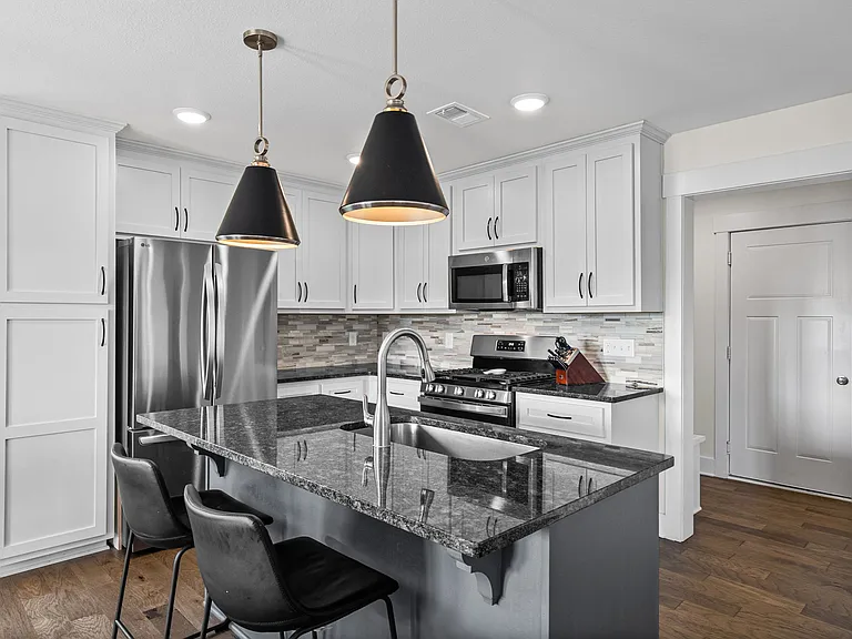 354 Frontier Dr — Photo 14