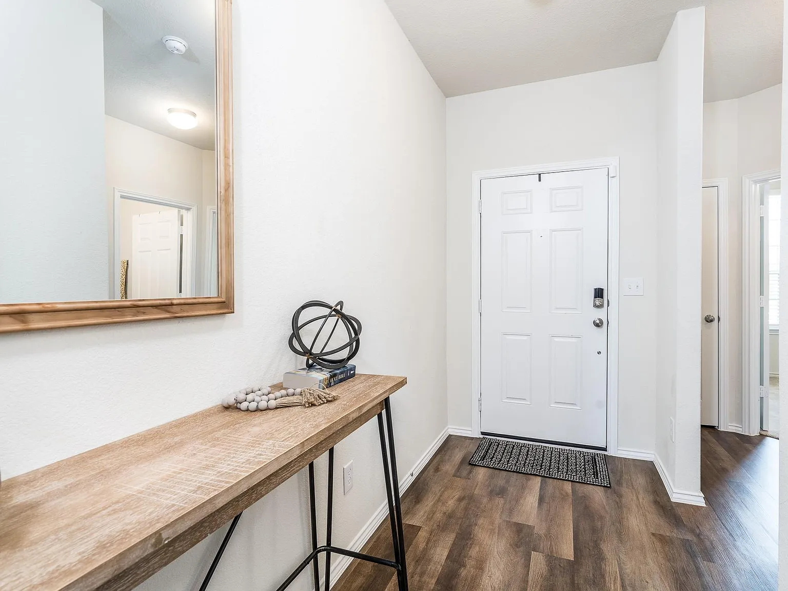 3 bed, 2.0 bath, 1464 sqft, $1,995 — Photo 4