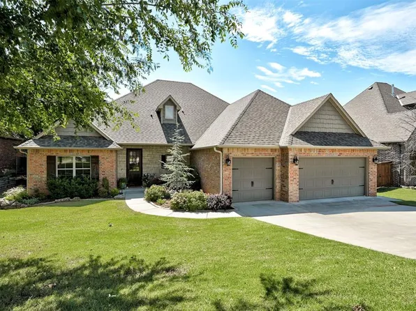 2501 Cheval Pointe Dr, Edmond, OK 73034