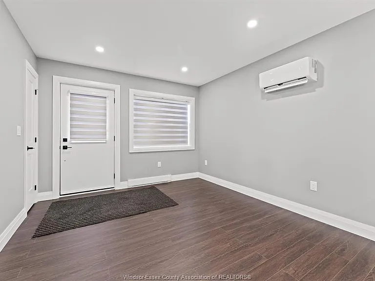 1147 Hickory Rd #UPPER — Photo 8