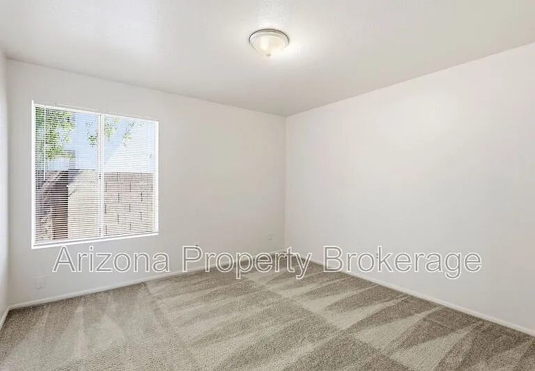 1625 N Date #18 — Photo 15