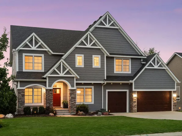 2444 Woods Dr, Victoria, MN 55386