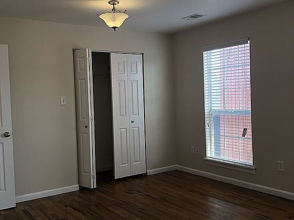 2nd image of 2404-06 Gravier St
