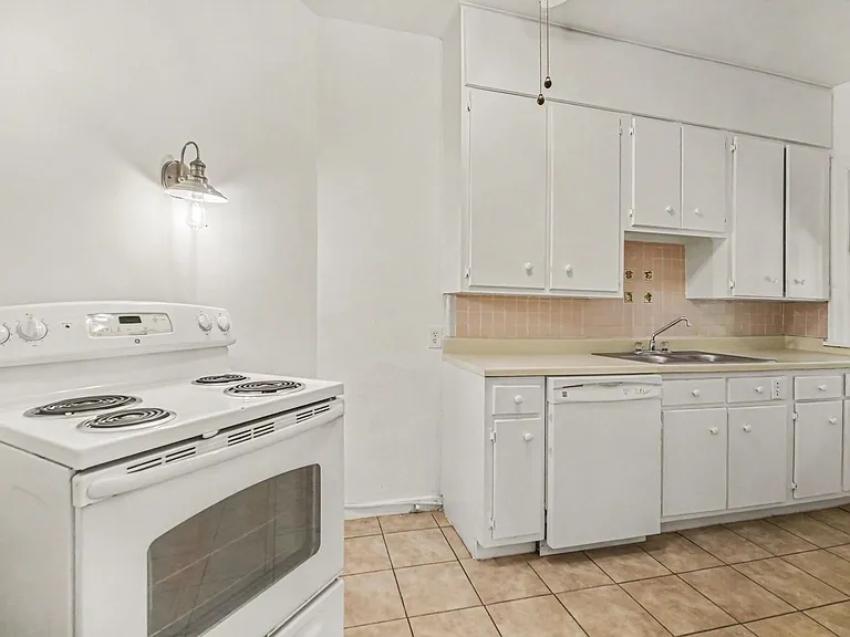4408 Yoakum Blvd #1 — Photo 6