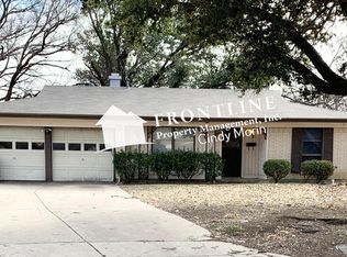 2111 Laura Ln, Arlington, TX 76010