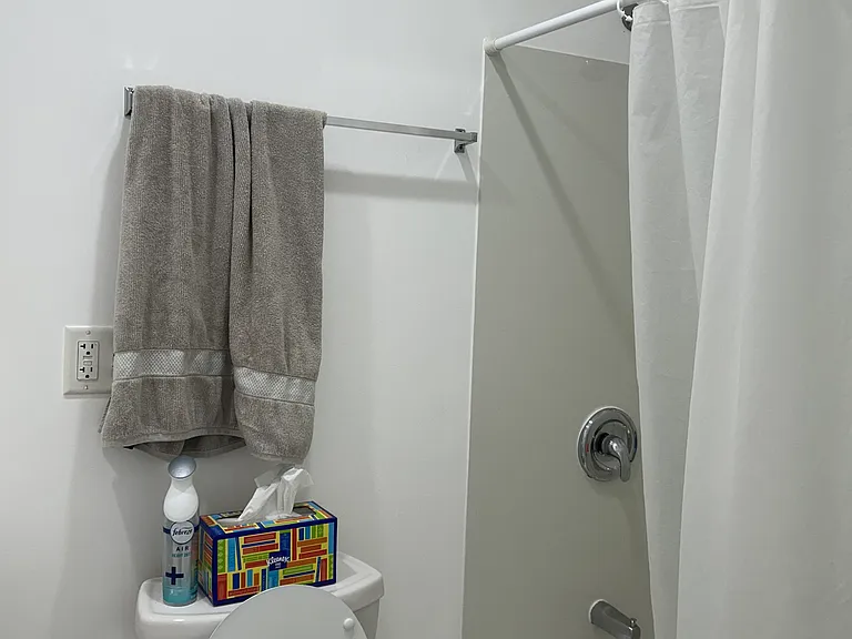 1731 W 17th St #8 — Photo 26