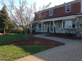 24 Jesse Dr, Portsmouth, RI 02871