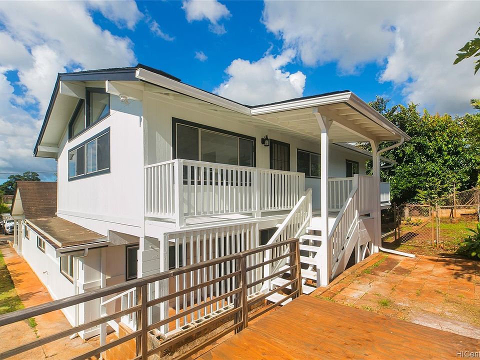 Private Entry & Terrace Deck