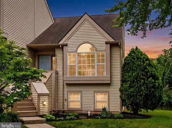 6189 Stonepath Cir, Centreville, VA 20120
