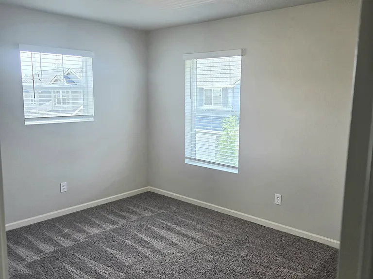 6311 N 88th Ave — Photo 24