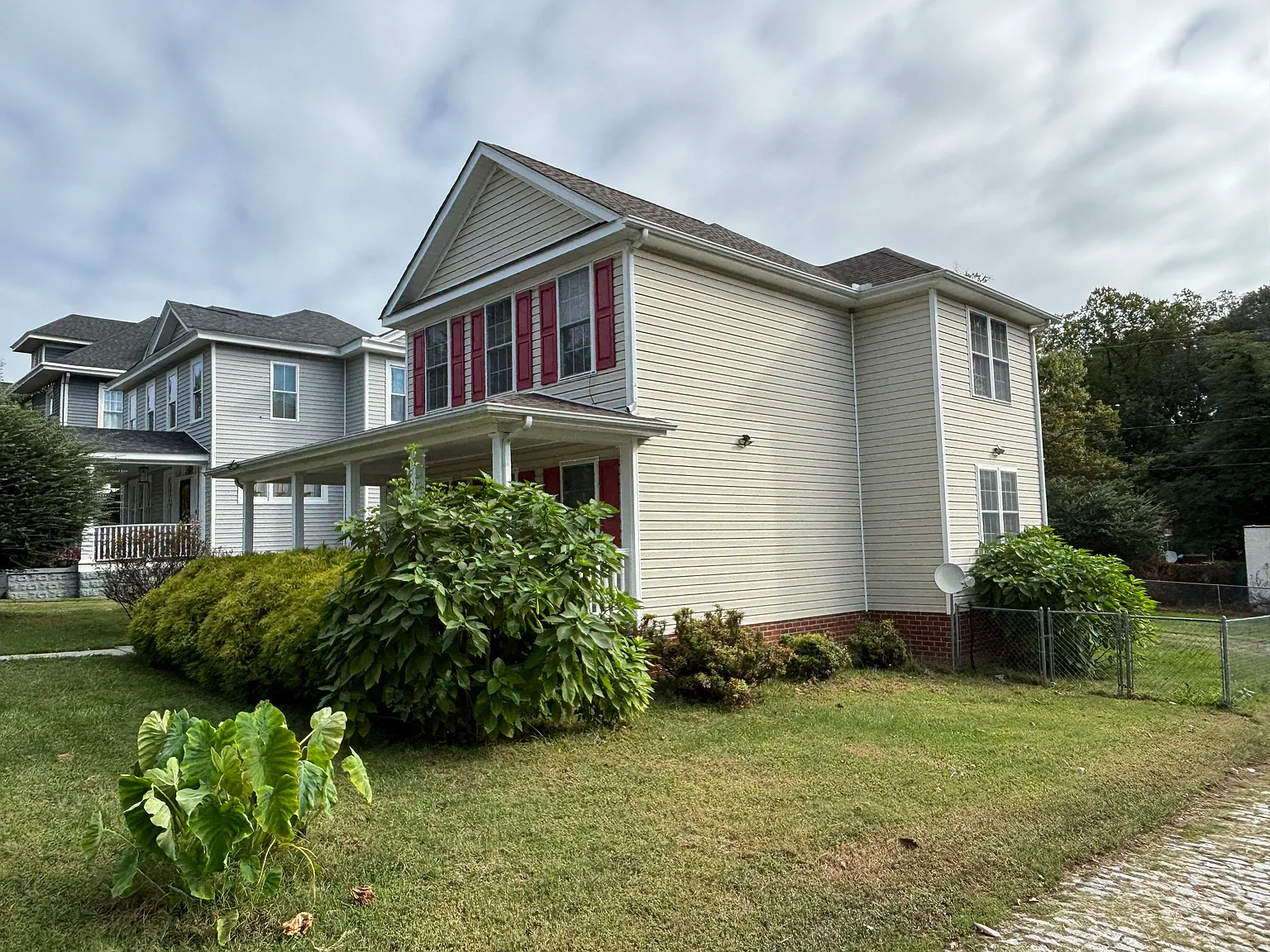 4 bed, 3.5 bath, 1836 sqft, $2,500 — Photo 3
