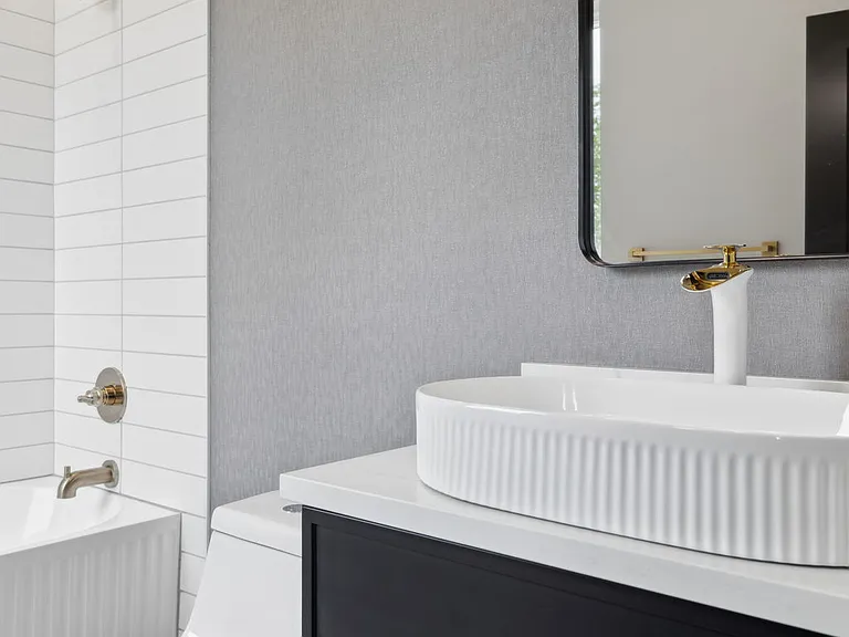 ensuite bath 3