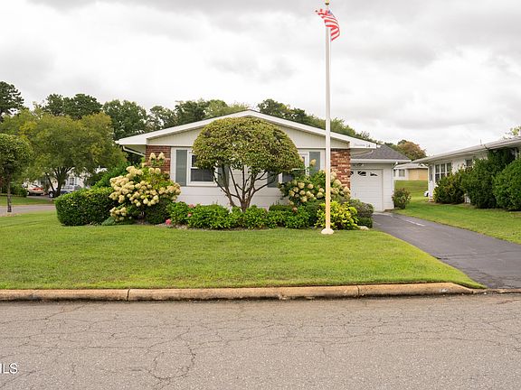 3rd image of 14 Bryant Road