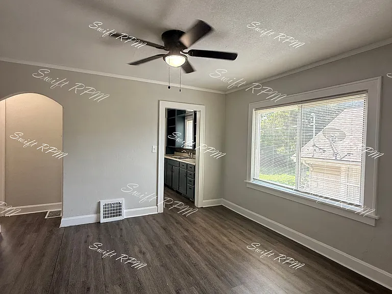 3811 Monroe Ave — Photo 4
