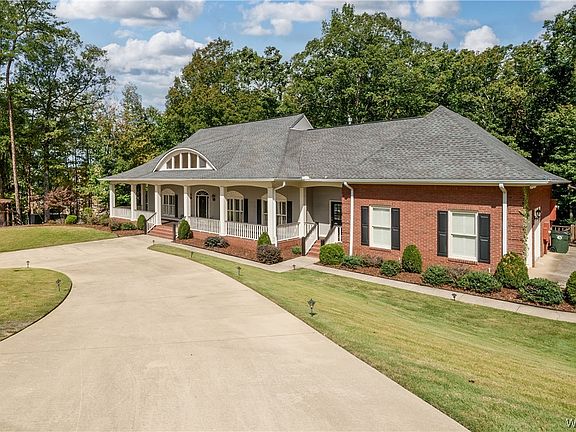2nd image of 2704 Battlement Dr NE