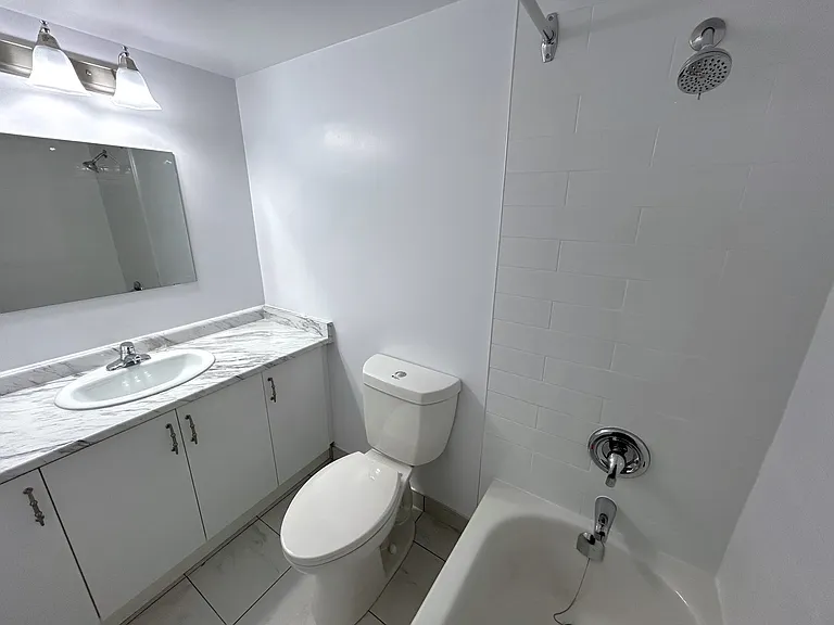12 Heather St — Photo 8