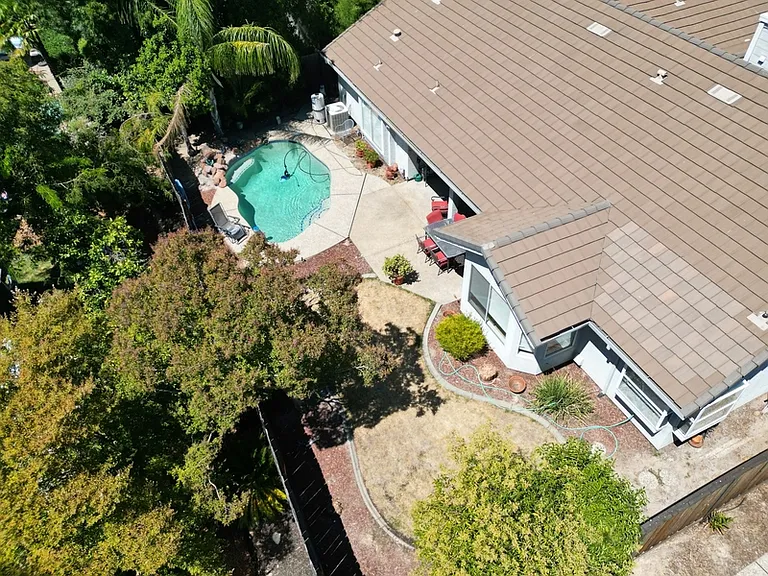 5663 Montclair Cir — Photo 2