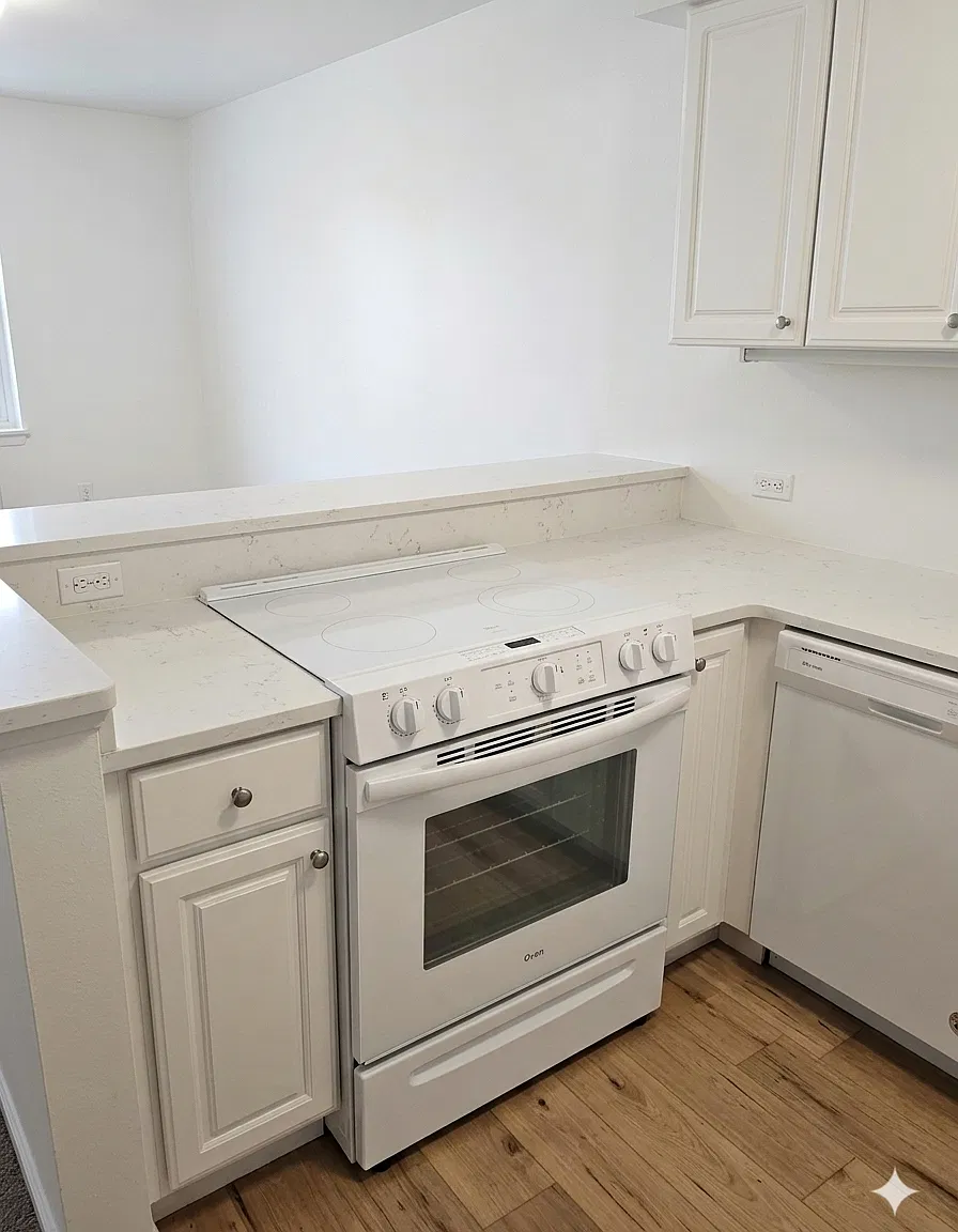 2 bed, 680 sqft, $2,100 — Photo 3