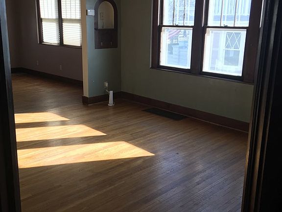5th image of 515 N Thompson Ave