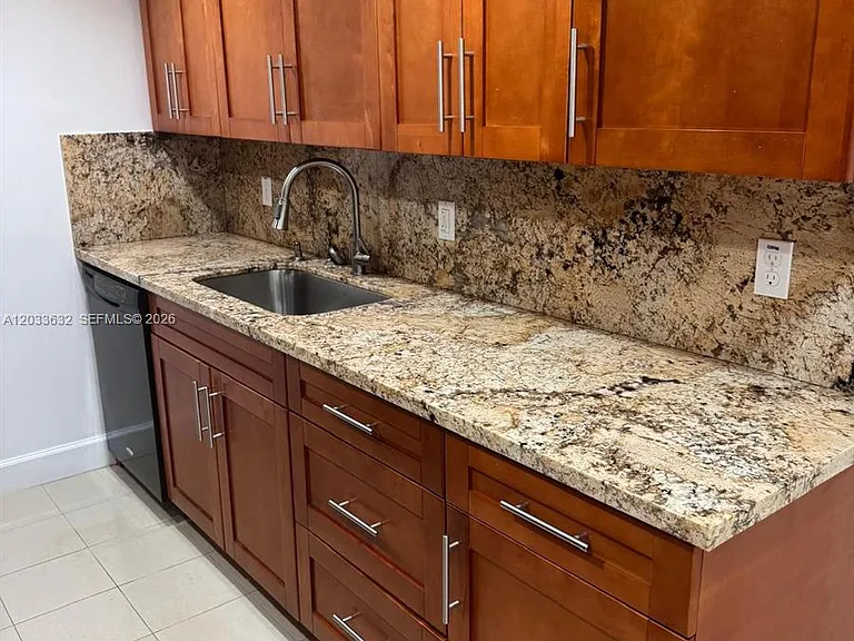 66 N Valencia Ave #Penthouse 2A — Photo 21