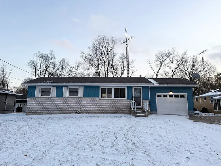 260 Ironwood St SW — Photo 1