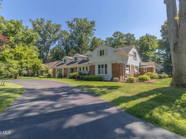 3244 Shakespeare Ln, Toledo, OH 43615