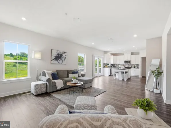 2269 River Birch Rd, Dumfries, VA 22026