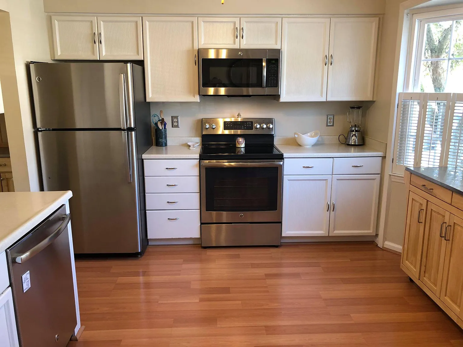 3 bed, 1750 sqft, $3,400 — Photo 2