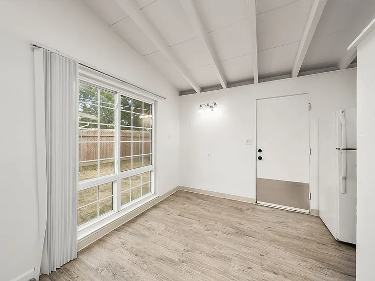 6436 Thomas Dr — Photo 6